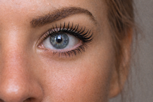 Fly away 2-in-1 Mascara en Wimperserum COMING SOON